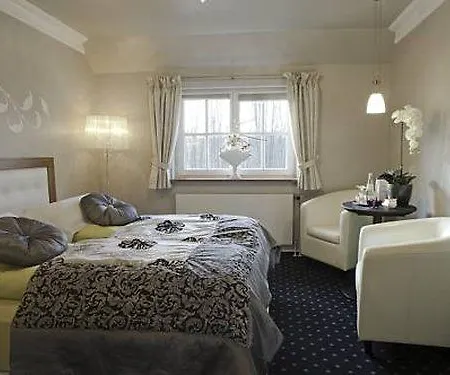 فندق Amethyst Garni Lueneburg Inklusive Parkplatz Deutsch Evern