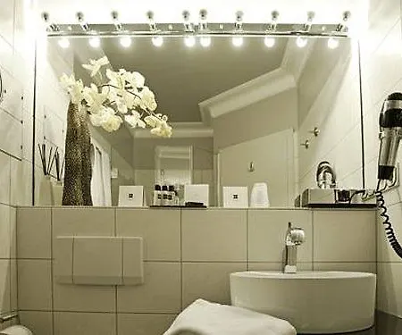 فندق Amethyst Garni Lueneburg Inklusive Parkplatz